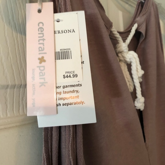 Tee shirt dress. - Picture 3 of 3